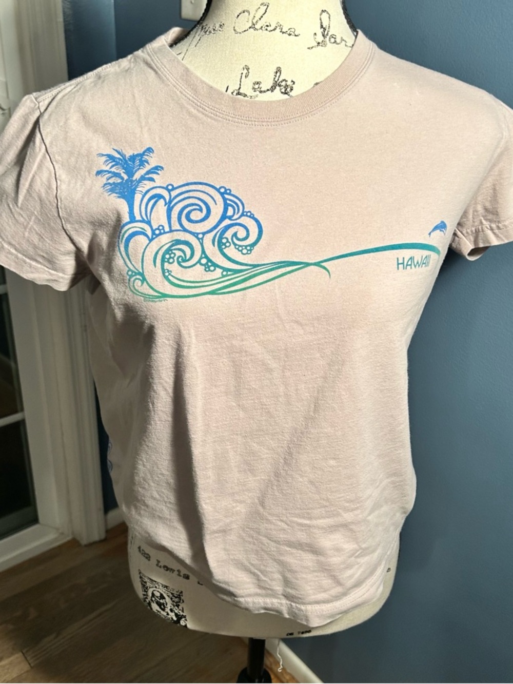 Crazy shirts Hawaii Wave Graphic Tee